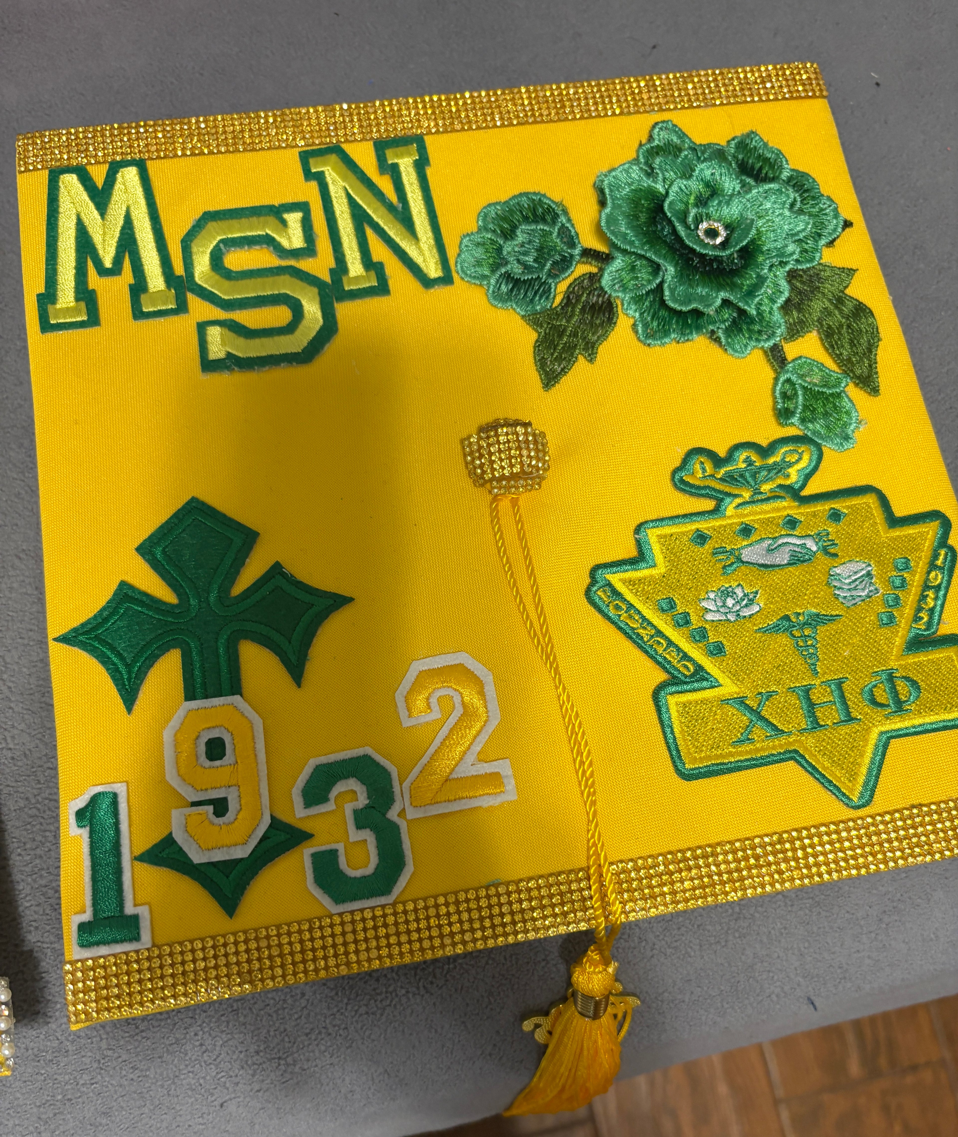 Luxe Graduation Cap – Green & Gold Legacy Edition
