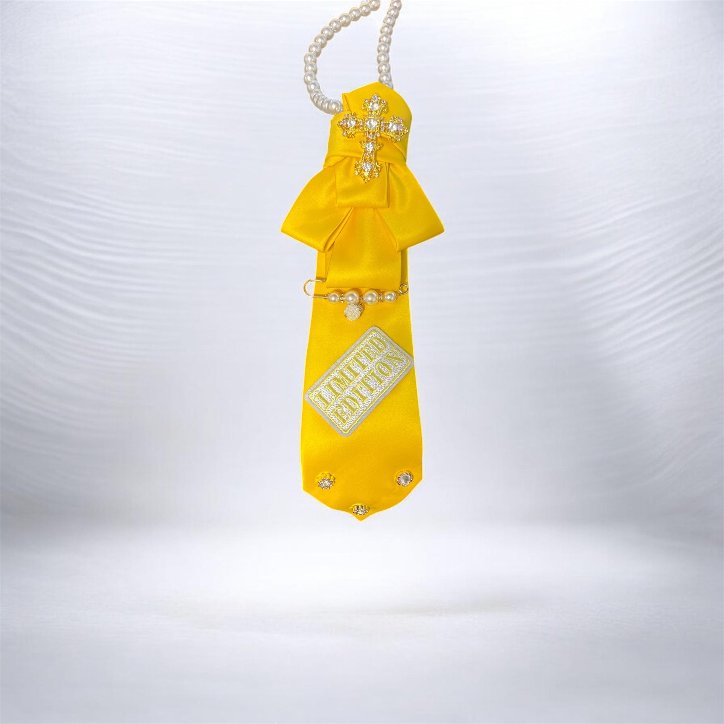 Bold and bright fashion necktie with pearls